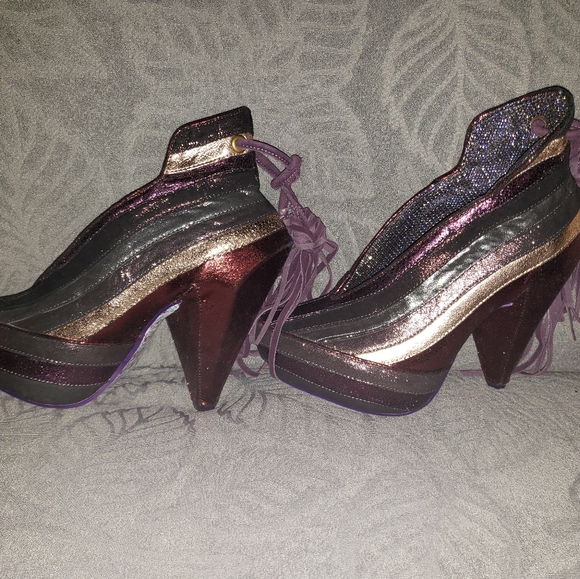 Size 6.5 Irregular Choice Heels Half Eaten Apple. Great Condition - Picture 6 of 8